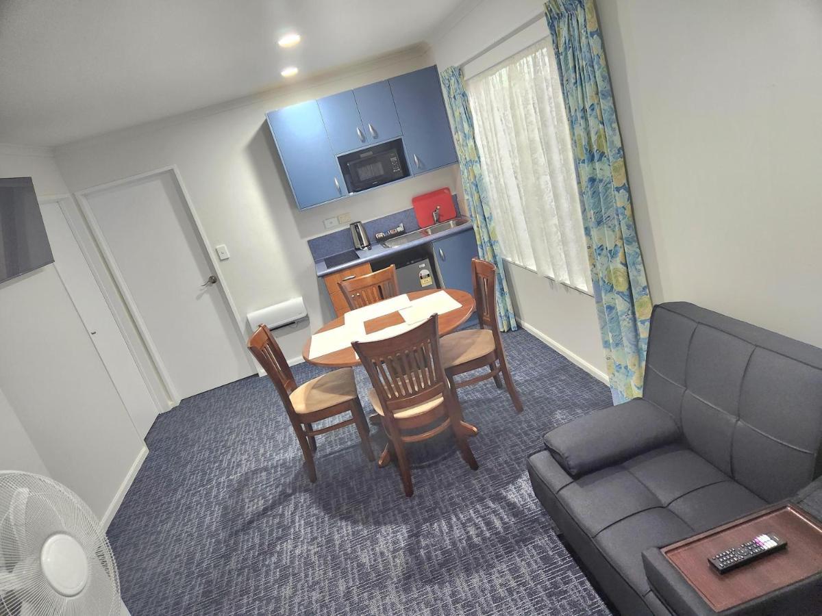 Botany Palms Motel Auckland Bagian luar foto